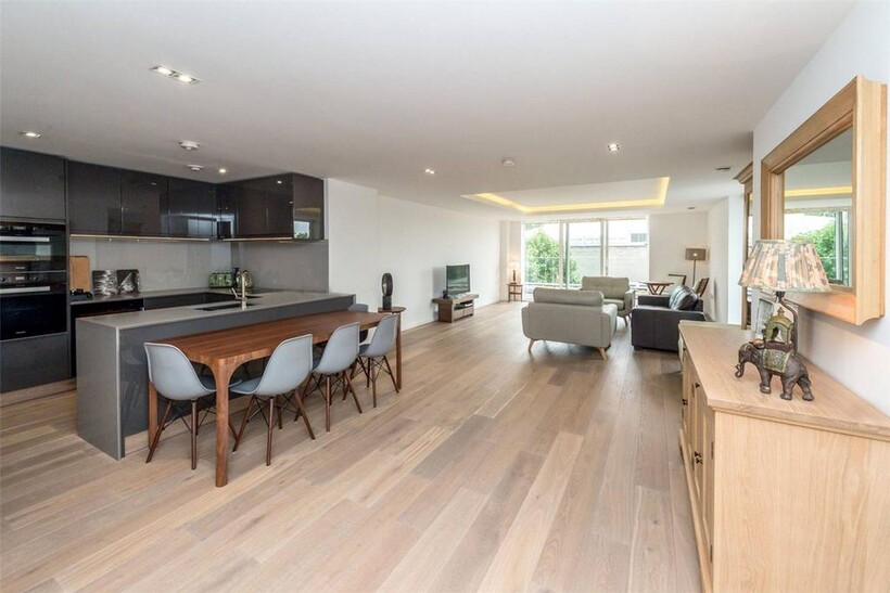 Landau Apartments, Fulham, London, SW6 2 bed flat to rent - £7,150 pcm (£1,650 pw)