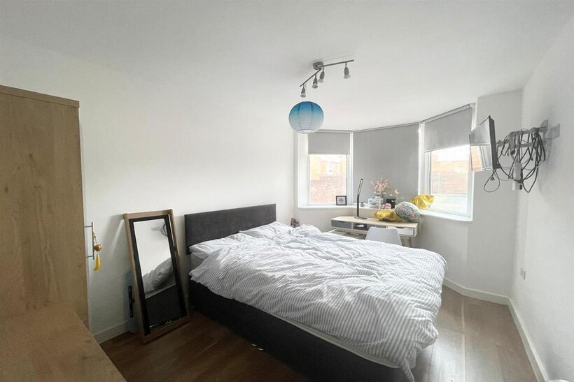 L QQsr4 YN7 U-W5f Npwa Ac DA.jpg