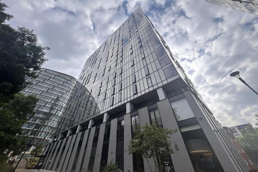 The Gate, Meadowside Manchester 2 bed apartment to rent - £1,575 pcm (£363 pw)