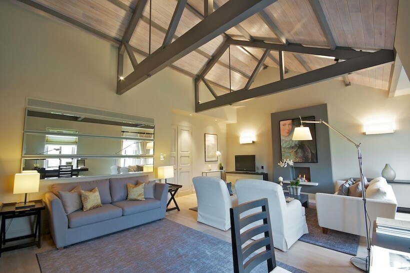 Cadogan Square, London, SW1X 4 bed flat to rent - £38,350 pcm (£8,850 pw)