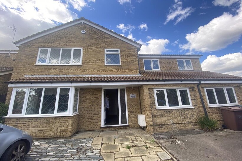 Brooke Drive, Gravesend DA12 4 bed detached house to rent - £3,200 pcm (£738 pw)