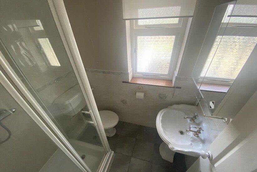 Brooke Drive, Gravesend DA12 4 bed detached house to rent - £3,200 pcm (£738 pw)