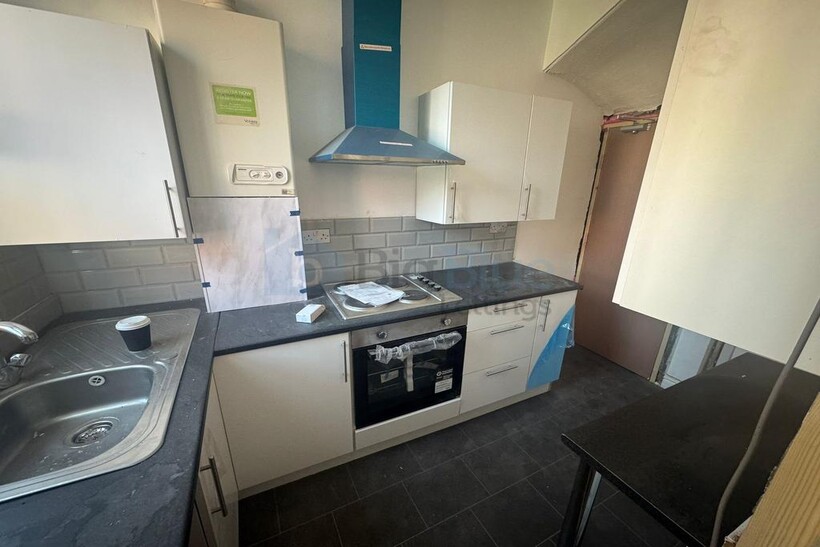 Temple View Terrace, Leeds LS9 2 bed terraced house to rent - £7,367 pcm (£1,700 pw)
