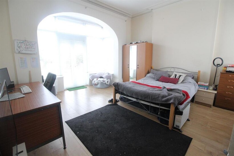 5 FPzzr6 JK0 WXa VU4h CK7 Hg.jpg