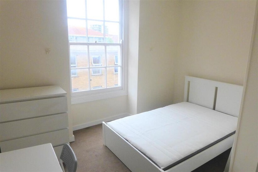 Bristol BS1 1 bed in a house share to rent - £600 pcm (£138 pw)