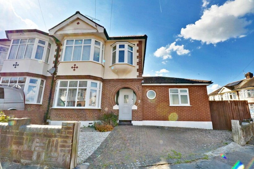 Orchard Crescent, Enfield EN1 4 bed semi-detached house to rent - £2,395 pcm (£553 pw)