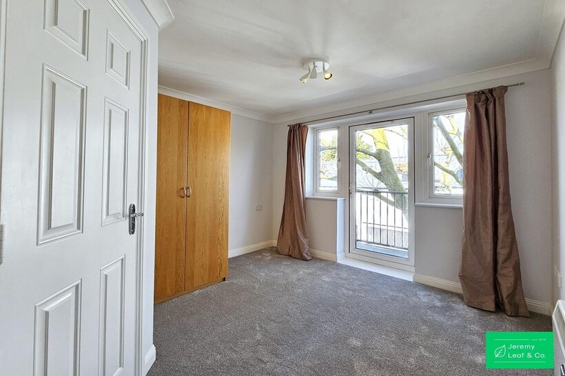 Glebe Road, Finchley, N3 2 bed flat to rent - £1,825 pcm (£421 pw)