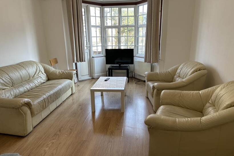 Queensway, London W2 5 bed apartment to rent - £3,683 pcm (£850 pw)