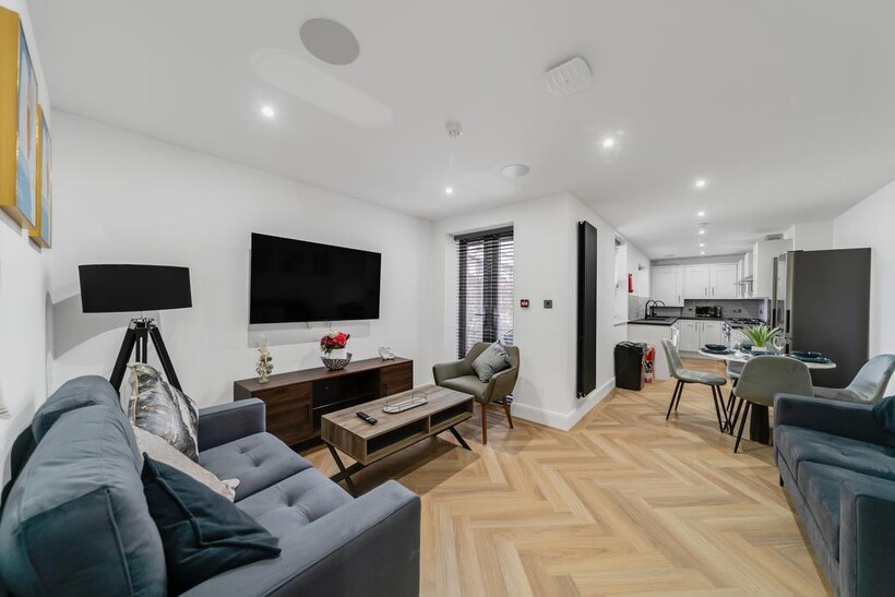 15, Halsbury Road L6 1 bed in a house share to rent - £542 pcm (£125 pw)