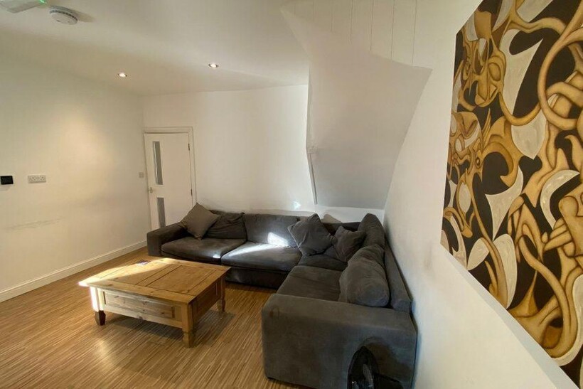 533a Ecclesall Road, Sheffield 3 bed house share to rent - £399 pcm (£92 pw)
