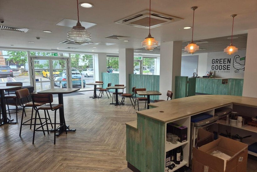 The Pavilions, La Route de Beaumont... Mixed use to rent - £6,250 pcm (£1,442 pw)