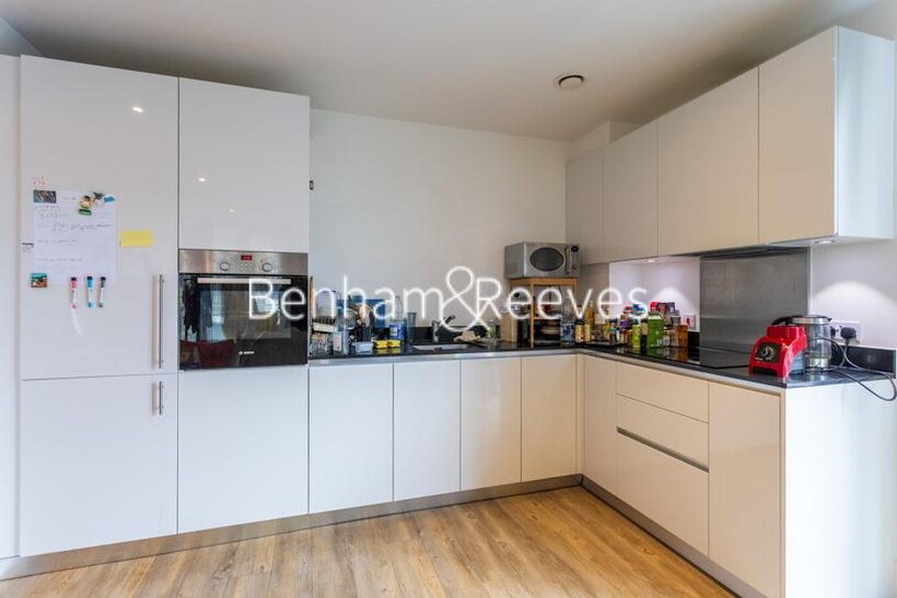 Plumstead Road, Royal Arsenal... 2 bed apartment to rent - £2,499 pcm (£577 pw)