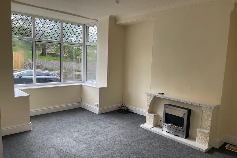 Railway Street, Nelson BB9 3 bed end of terrace house to rent - £745 pcm (£172 pw)
