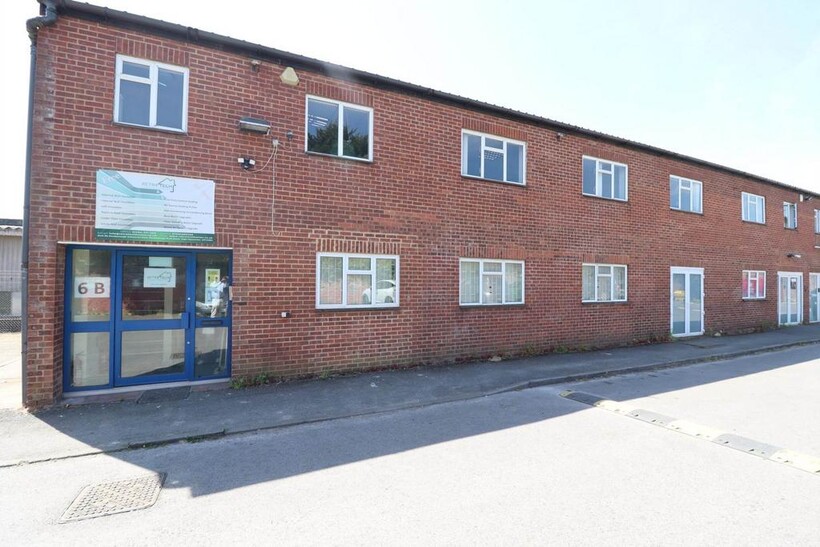 Desborough Industrial Estate... Property to rent - £1,500 pcm (£346 pw)