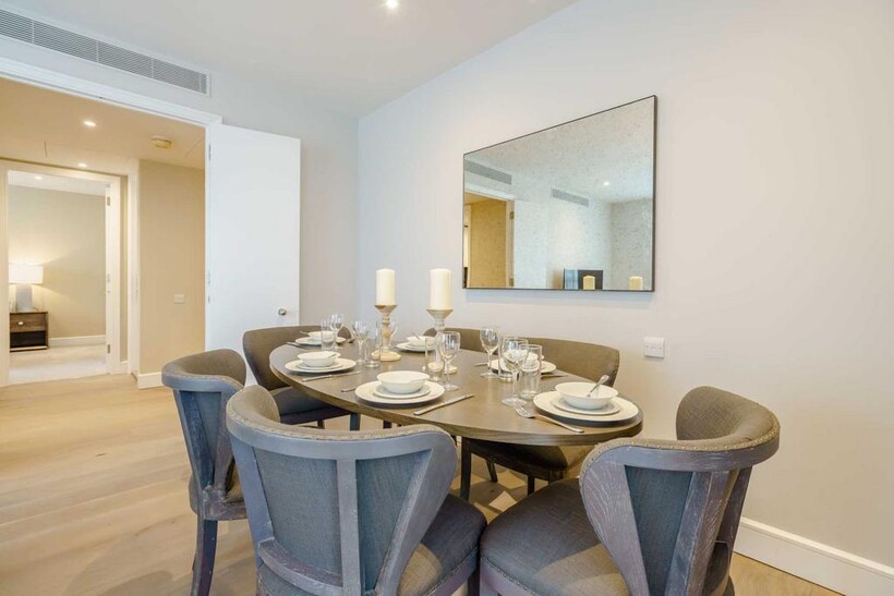 Westferry Circus, London E14 2 bed flat to rent - £4,376 pcm (£1,010 pw)