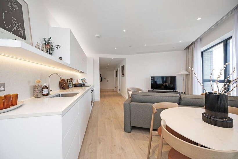 Alma, New Drum Street, Aldgate... 2 bed flat to rent - £4,660 pcm (£1,075 pw)
