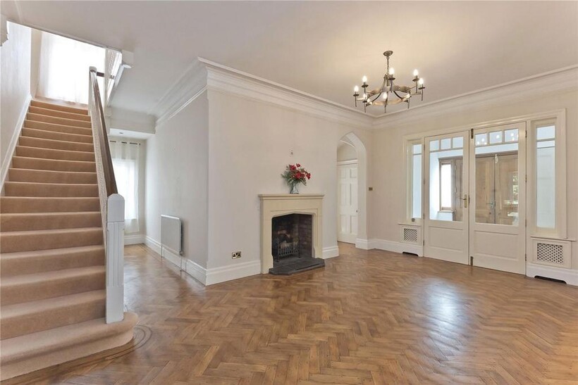 Seven Hills Road, Cobham KT11 5 bed semi-detached house to rent - £5,500 pcm (£1,269 pw)