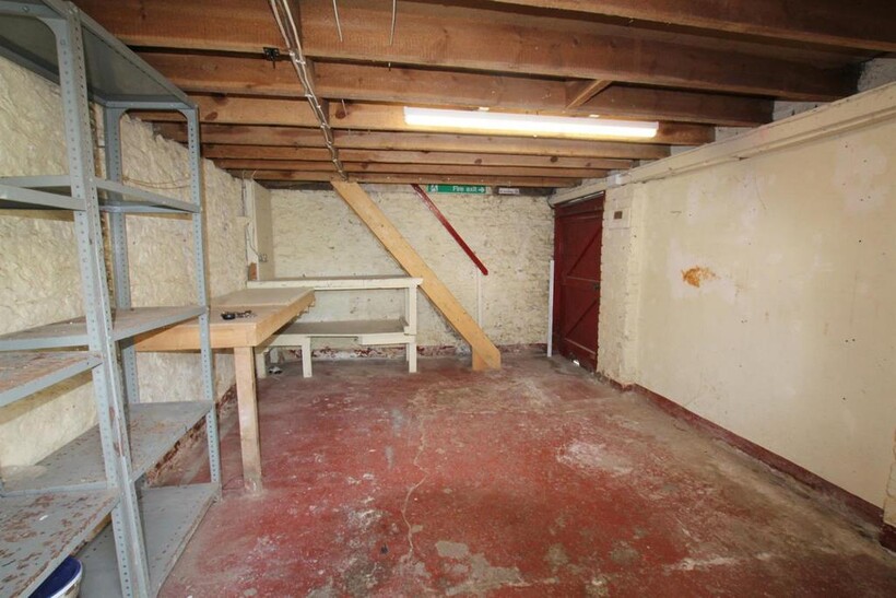 Langham Place, Plymouth PL4 Property to rent - £350 pcm (£81 pw)