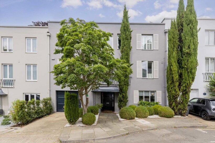 Highgate Close, London N6 5 bed house to rent - £9,500 pcm (£2,192 pw)