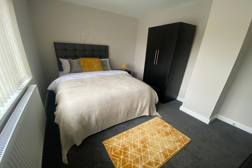 87 Buckley Lane, Bolton 4 bed house share to rent - £542 pcm (£125 pw)