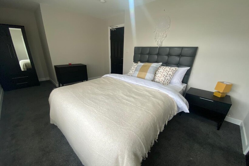 87 Buckley Lane, Bolton 4 bed house share to rent - £542 pcm (£125 pw)