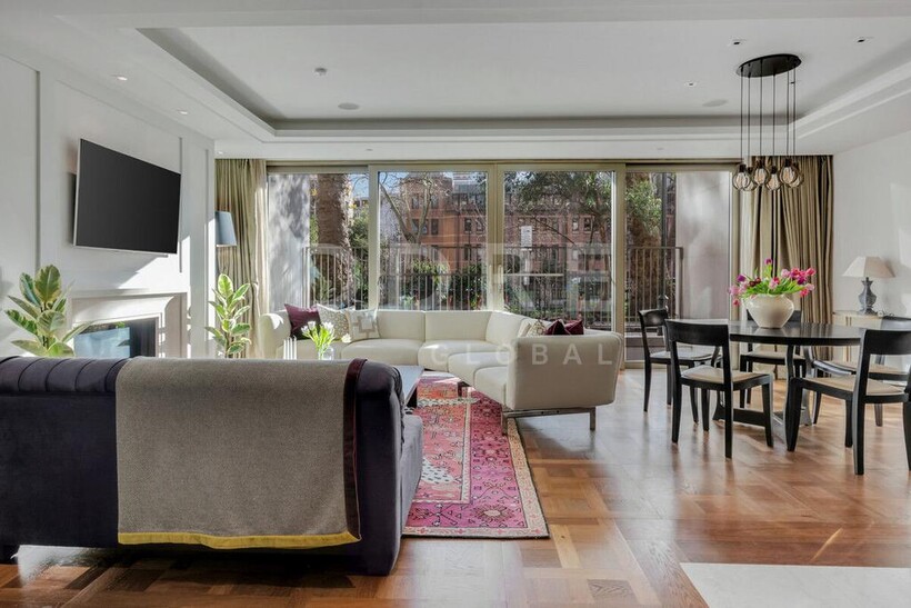 Ebury Square, London, SW1W 2 bed apartment to rent - £11,500 pcm (£2,654 pw)