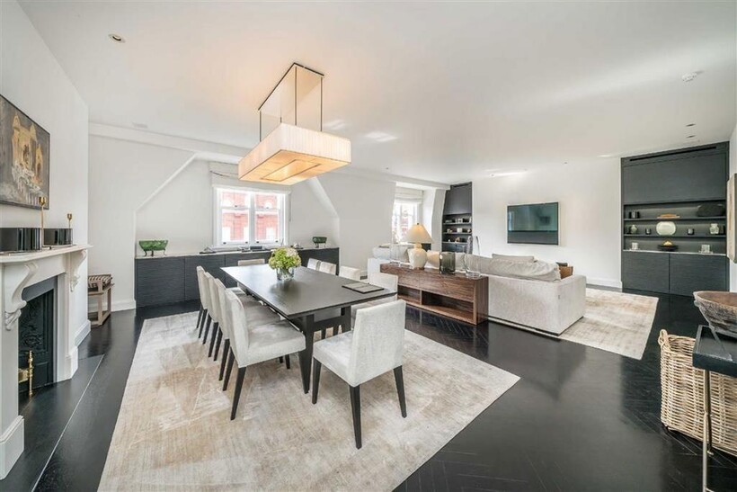 Pont Street, London SW1X 3 bed flat to rent - £25,978 pcm (£5,995 pw)