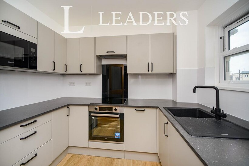 Fourth Avenue, Hove 2 bed apartment to rent - £1,700 pcm (£392 pw)