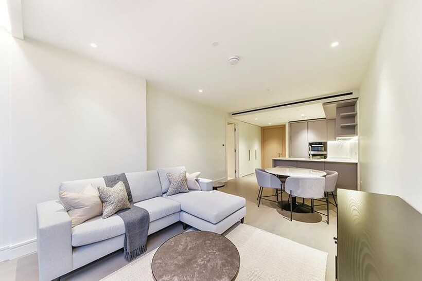 One Bishopsgate Plaza, Houndsditch... 1 bed flat to rent - £4,600 pcm (£1,062 pw)