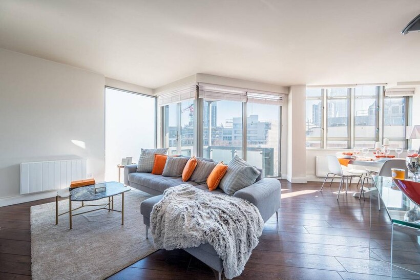 City Road, Old Street, London, EC1V 2 bed flat to rent - £5,400 pcm (£1,246 pw)