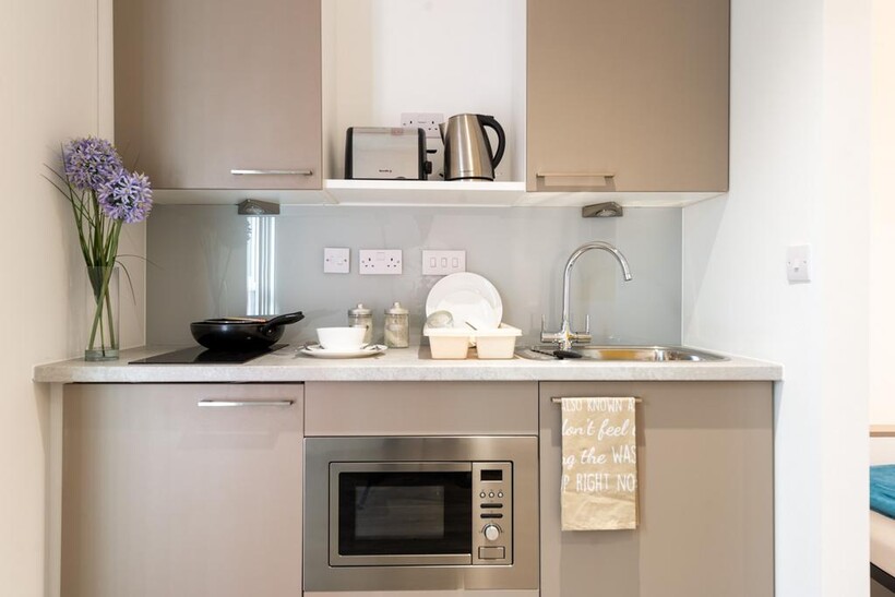 Standard Studio, Opto Village - Luton 1 bed in a flat share to rent - £740 pcm (£171 pw)