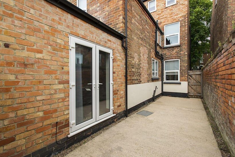 8 KVd J-9wo Uule YQJfwt4e Q.jpg