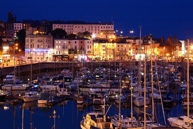 O 1h8d4pts6f7810drhofikd17bag.jpeg