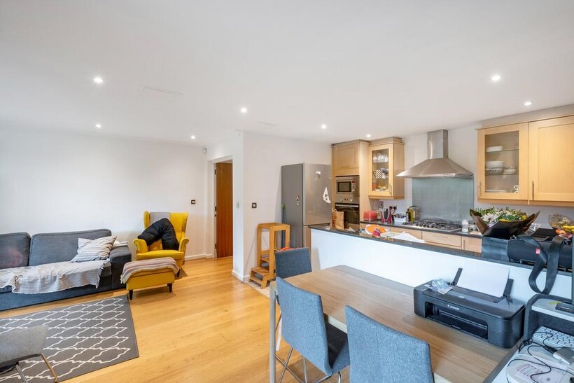 Vitae Apartments, Hammersmith W6 2 bed flat to rent - £2,899 pcm (£669 pw)