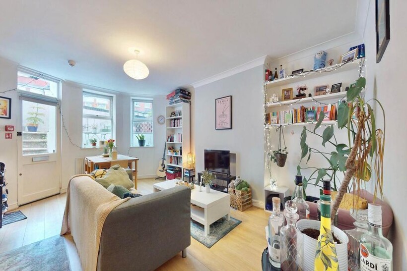 Milton Avenue, London N6 1 bed flat to rent - £1,842 pcm (£425 pw)