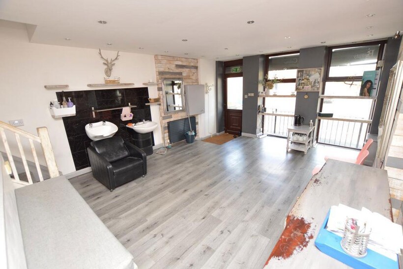 Billinge Road, Wigan, Lancashire Property to rent - £700 pcm (£162 pw)