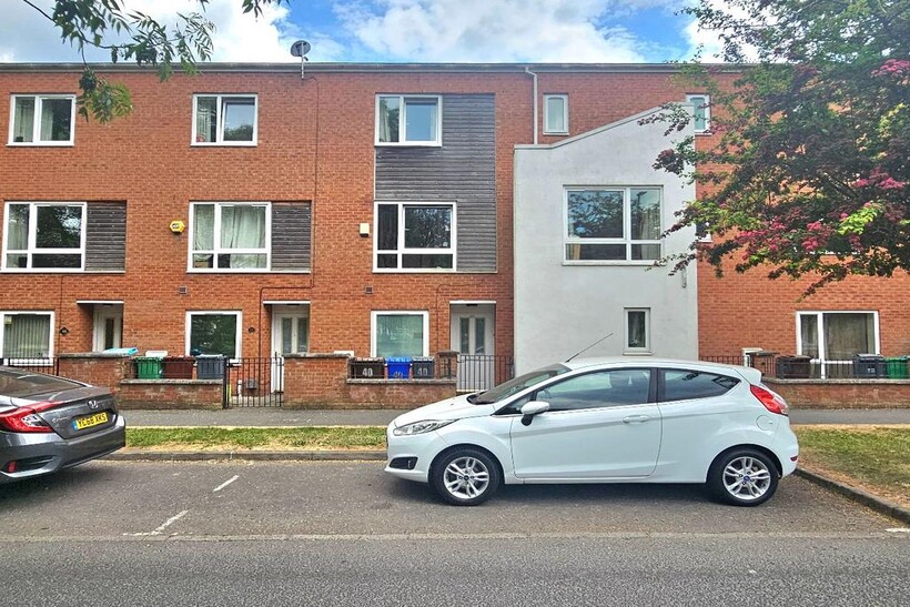 Lauderdale Crescent, Grove Village... 4 bed townhouse to rent - £1,600 pcm (£369 pw)