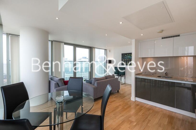 Marsh Wall, Canary Wharf E14 2 bed apartment to rent - £3,050 pcm (£704 pw)