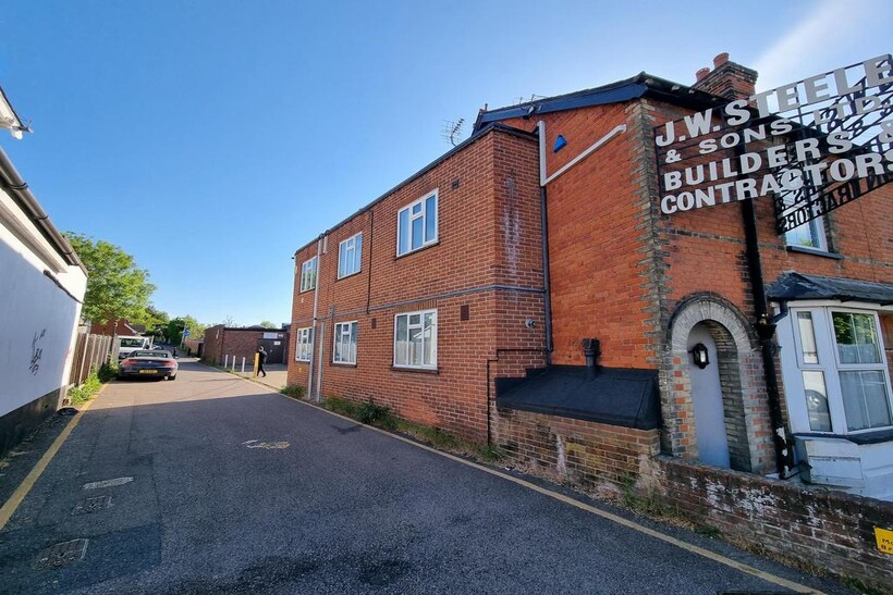 Chelmsford Property to rent - £5,038 pcm (£1,163 pw)