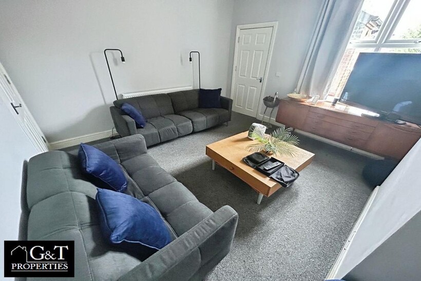 Bromford Lane, West Bromwich House share to rent - £575 pcm (£133 pw)