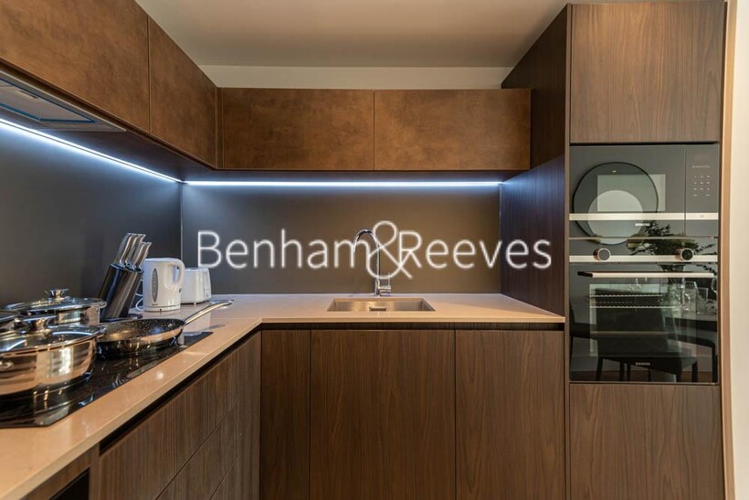 Keybridge Capital,  Vauxhall SW8 1 bed apartment to rent - £3,141 pcm (£725 pw)