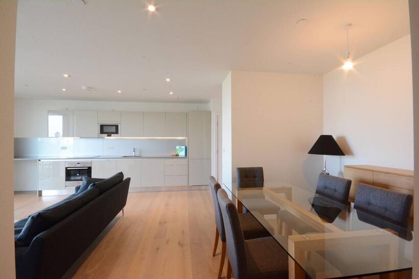 St Gabriel Walk, Elephant and Castle... 2 bed flat to rent - £3,550 pcm (£819 pw)