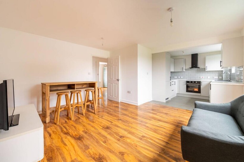 Albatross Close, Beckton, London, E6 2 bed flat to rent - £2,899 pcm (£669 pw)