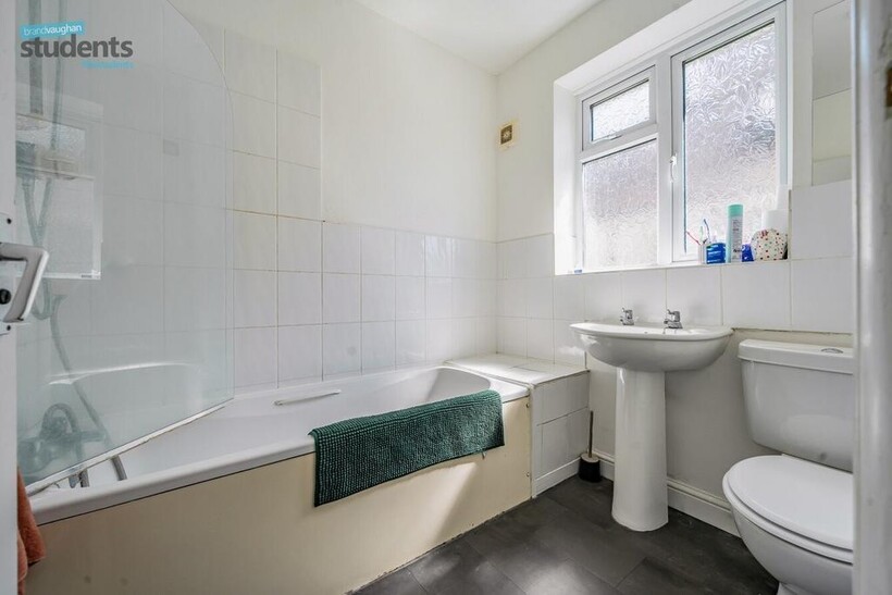 C1eaf9a4-1782-481...