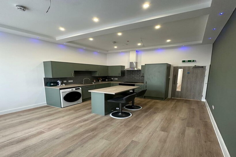 Woodfield Street, Morriston, Swansea 3 bed apartment to rent - £1,150 pcm (£265 pw)