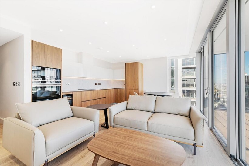 Perilla House, Stable Walk, Aldgate... 1 bed flat to rent - £3,141 pcm (£725 pw)