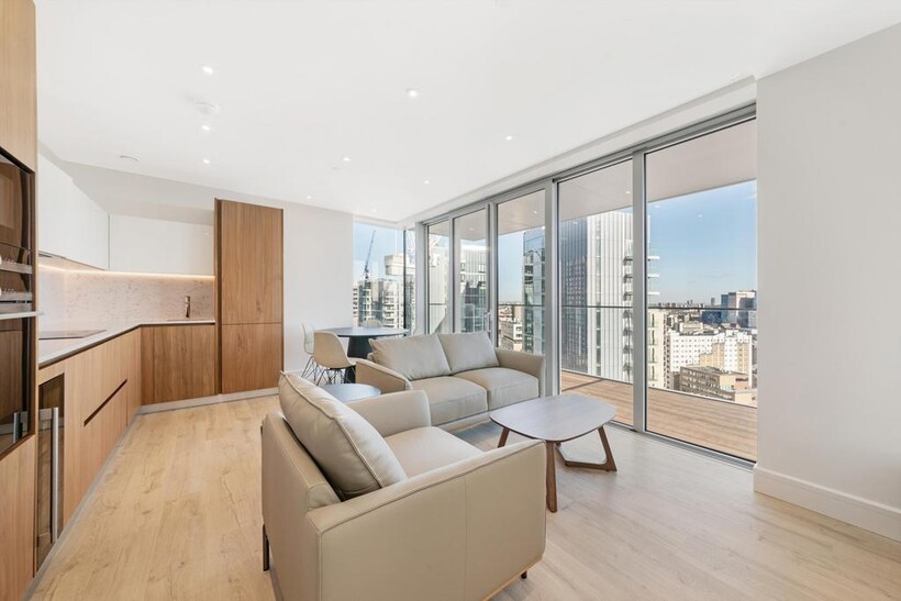 Perilla House, Stable Walk, Aldgate... 1 bed flat to rent - £3,141 pcm (£725 pw)