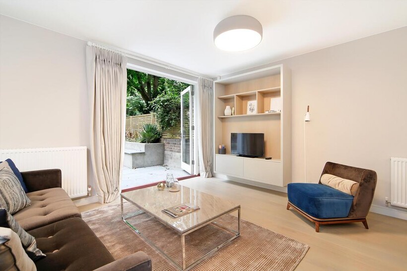 Melbury Road, Holland Park, London, W14 4 bed house to rent - £8,996 pcm (£2,076 pw)