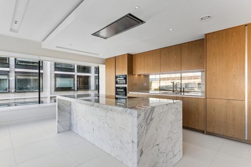 Water Lane, London, EC3R 3 bed apartment to rent - £11,000 pcm (£2,538 pw)