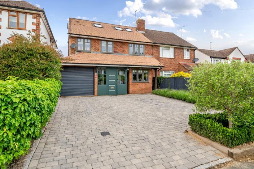Virginia Water, Surrey 4 bed semi-detached house to rent - £3,995 pcm (£922 pw)